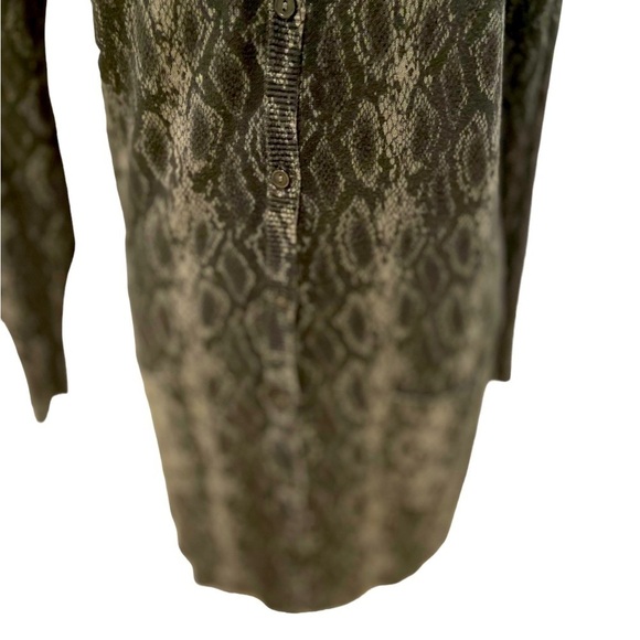 DG2 by diane Gilman olive python boyfriend sweater pockets cotton blend medium - Picture 5 of 9